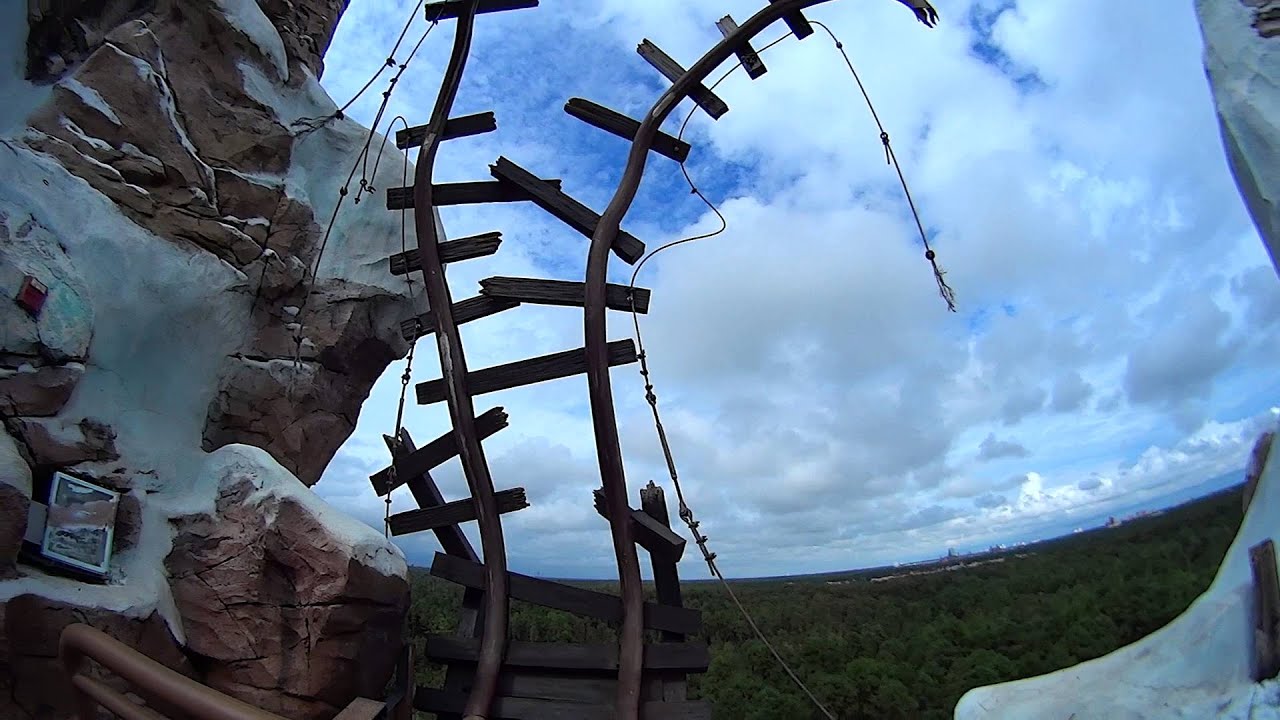 最前列！ エクスペディション･エベレスト（Expedition Everest）、途中、バック走行する絶叫マシン