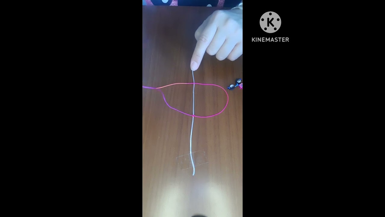 Realizziamo semplici bracciali. We make simple bracelets