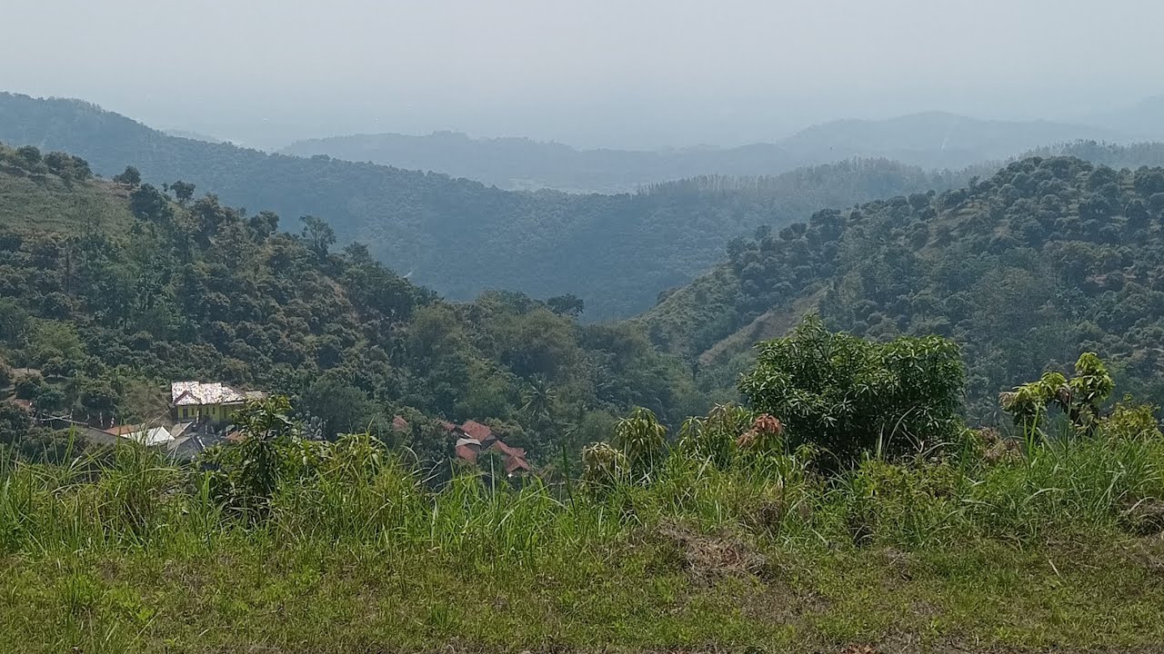  jalan puncak naga perbatasan sumedang dan Majalengka yg viral dan indah