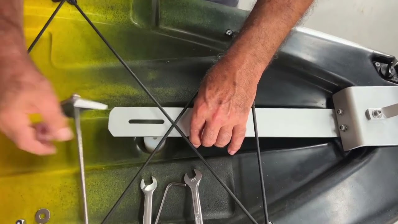 APRENDA COMO COLOCAR O SUPORTE PARA MOTOR EM UM CAIAQUE HUNTER FISHING UP