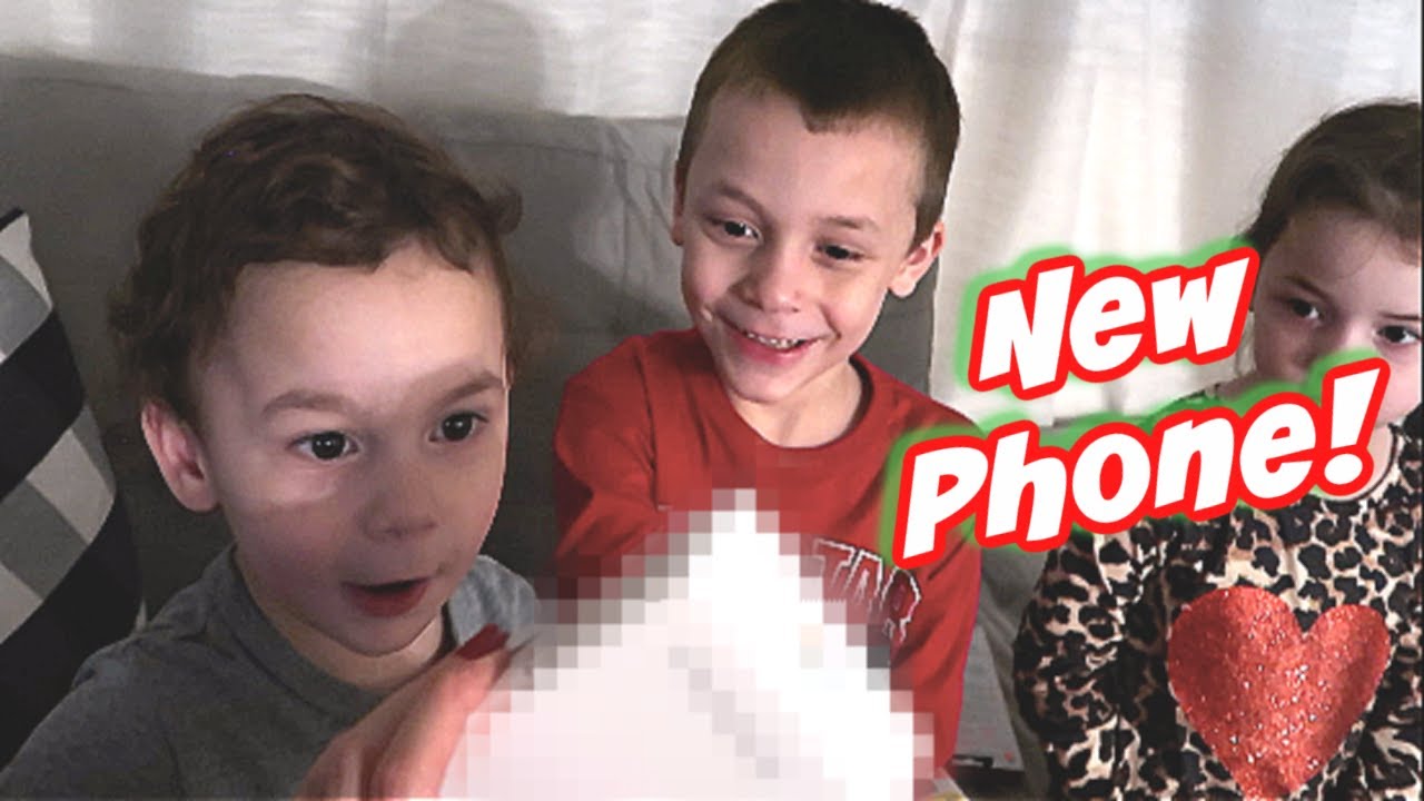 Getting A NEW PHONE | Phone Unboxing and Set Up