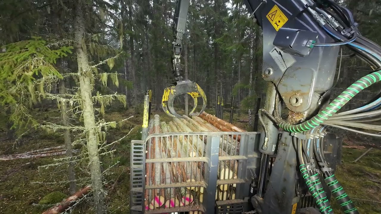 John Deere 1510G Harvennuksen ajoa