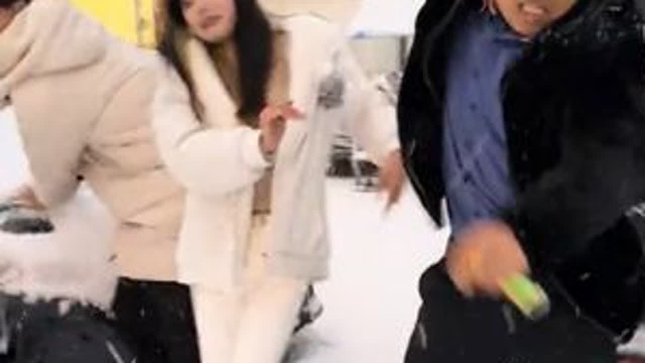 去粉丝爸家的车行 冒充她男朋友 整蛊她爸 看她爸是什么反应#第一次见家长 #送礼佳品 #结果出乎意料