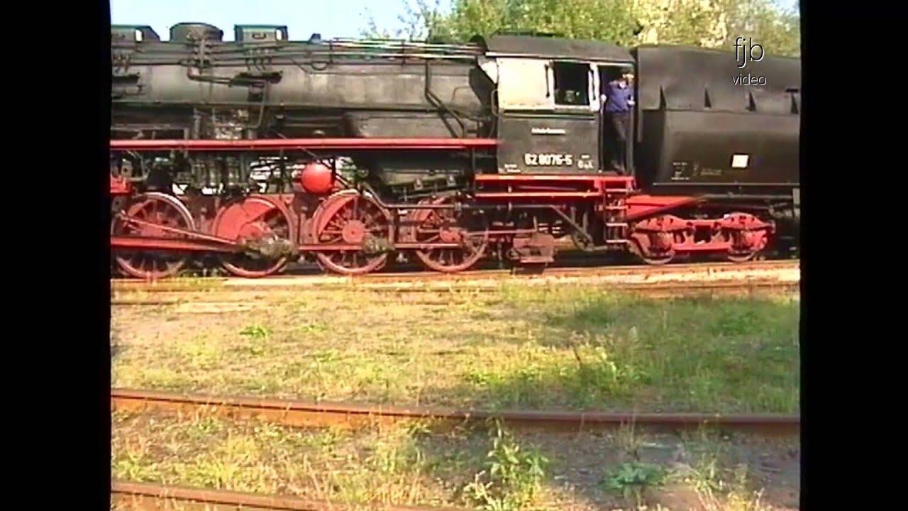 Dampflok 52 8075-5 im ehemaligen Bw Altenburg und auf dem Weg nach Gera