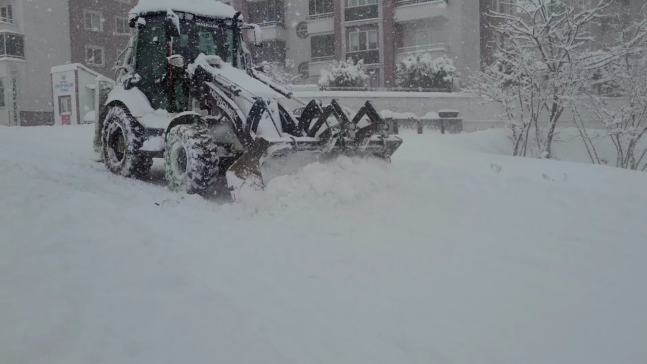 YOLLAR KAPANDI OKULLAR TATİL YANBAYIR KAYAK MERKEZİNE GİTTİK