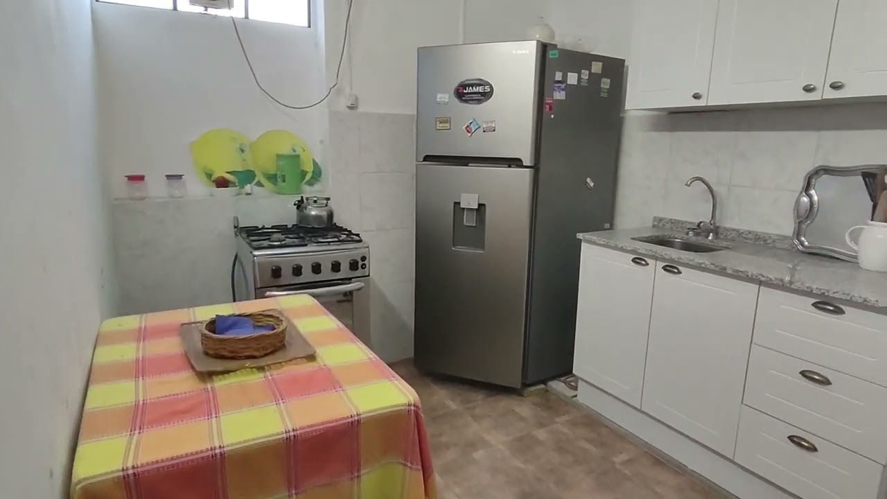 Apartamento en alquiler anual de dos dormitorios un baño en Piriápolis, Maldonado.