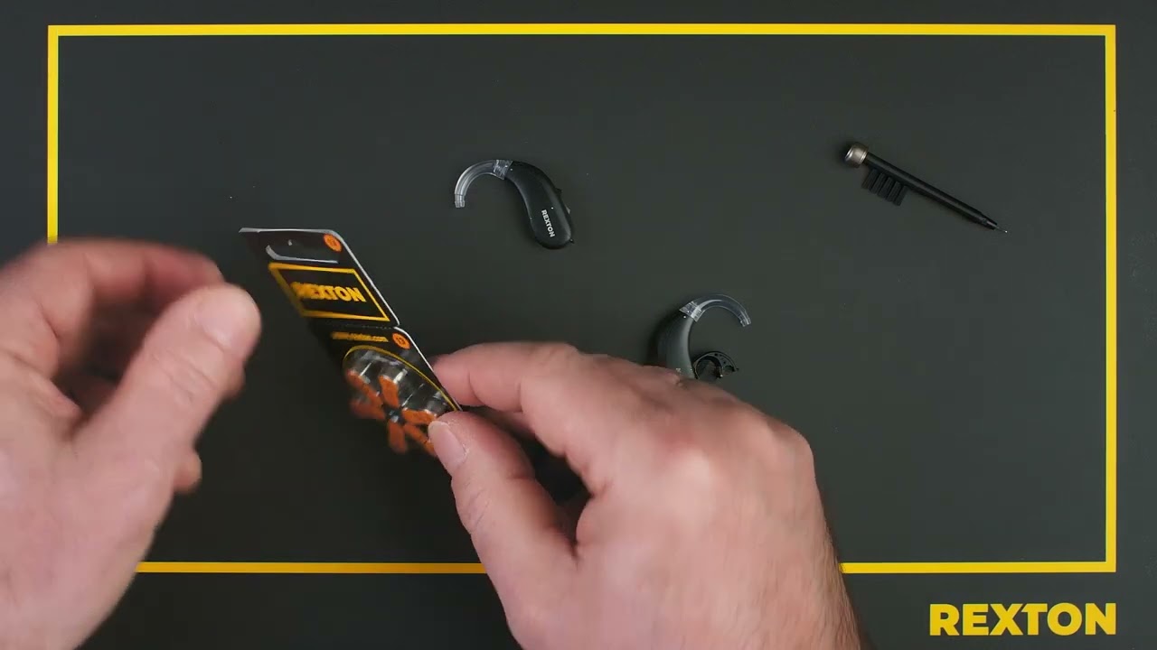 How to exchange a battery for a BTE device | REXTON Hearing Aids