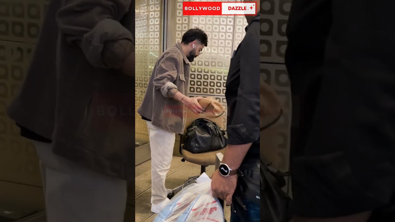 #Virat Kohli spotted at airport #viratkohli #cricketchallenge #cricketfans #bollywooddazzle