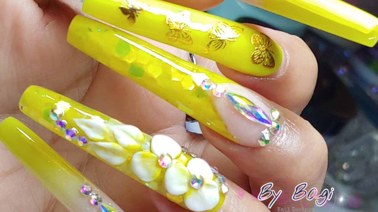 Uñas de Verano en tonos Amarillo Neon🌸🌺 3D🌷Butterflies dorados🌻 