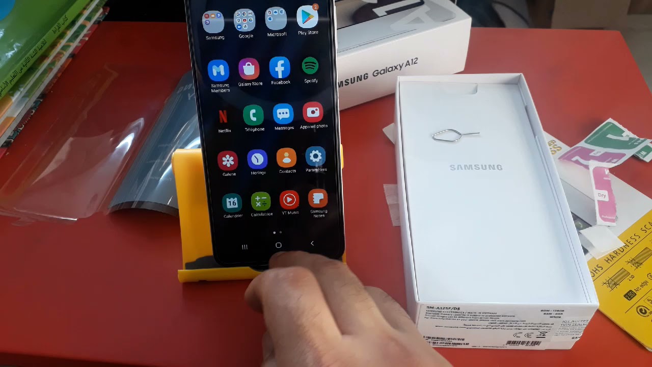 Unboxing Samsung Galaxy A12 , Fingerprint, SIM card,  installé protège écran