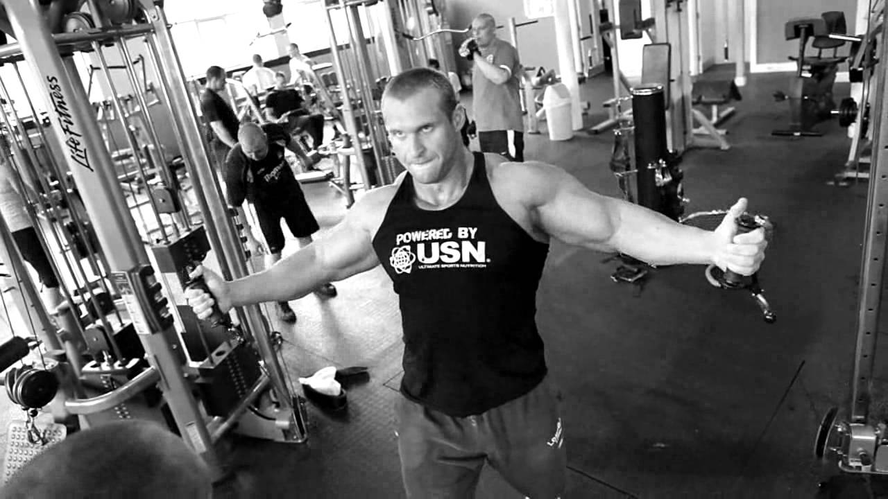 Mr Universe Contender Series - Chest Workout with Lukas Gabris and John Hodgson 2011