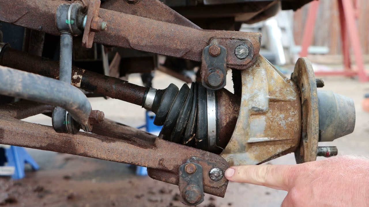 Kubota RTV X900 - Check your rear hub knuckle pins