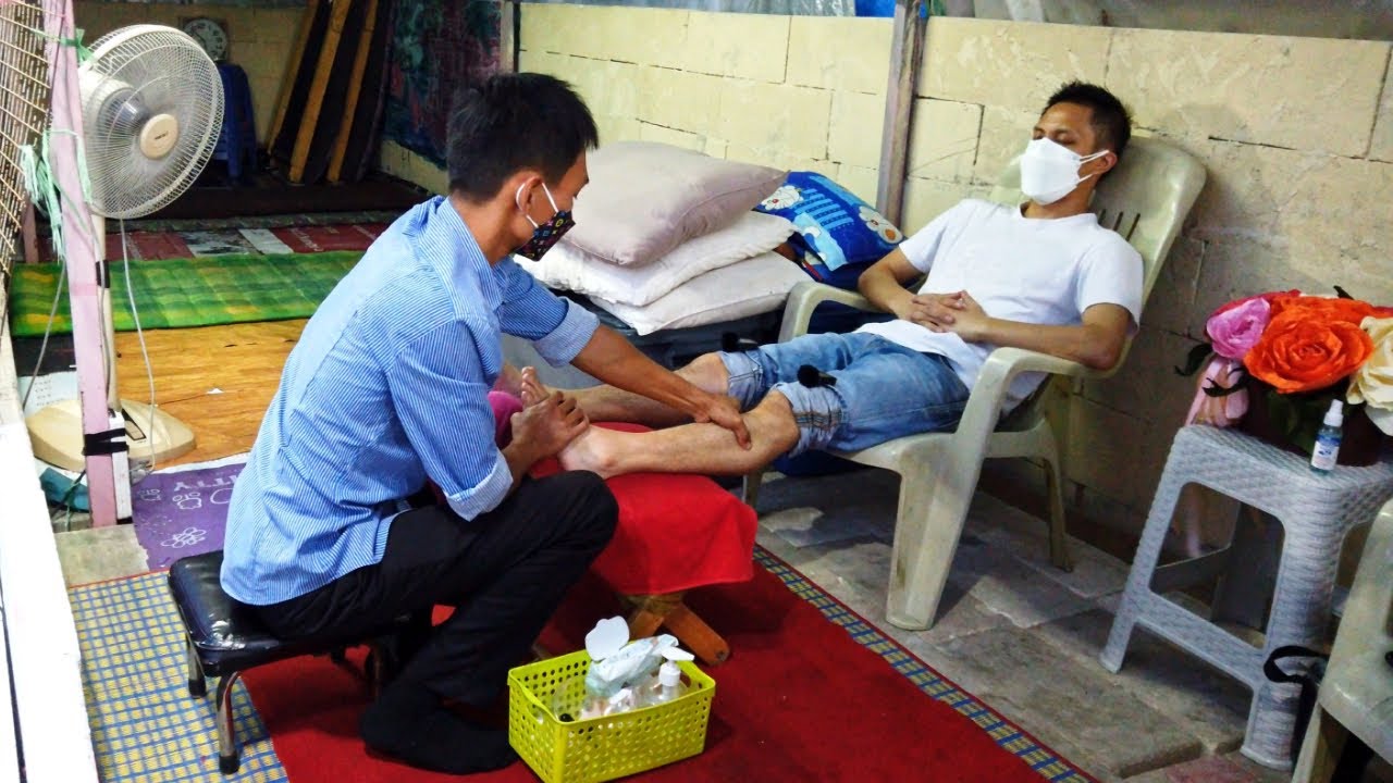 Open-Air THAI STREET MASSAGE at a Bangkok NIGHT MARKET