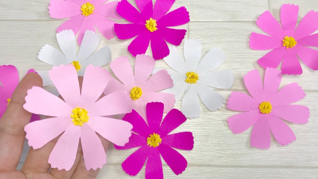【折り紙】秋の花　コスモスの作り方　秋桜の簡単な切り方【ペーパーフラワーの壁面かざり】
