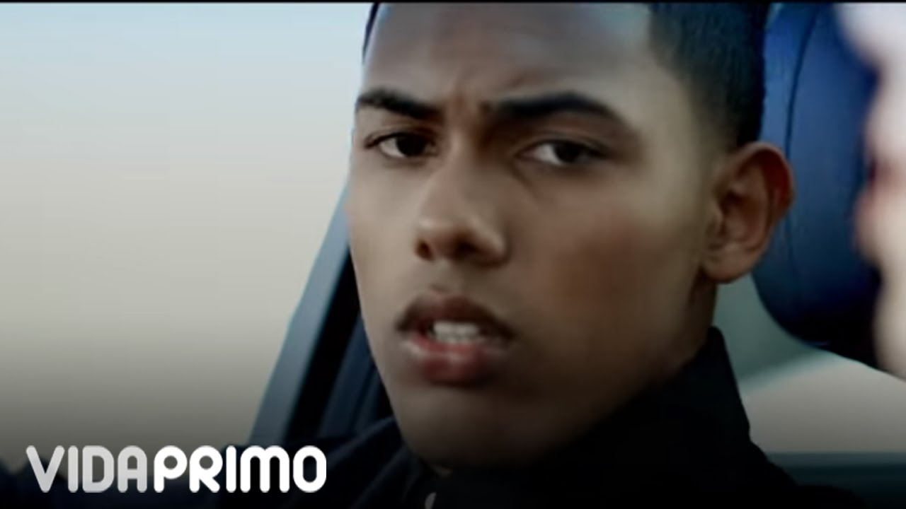 Myke Towers - Dinero En Mano [Official Video]