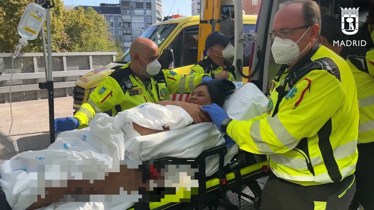 Una ambulancia del Samur, improvisado lugar de nacimiento de una niña