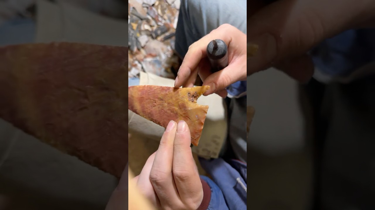 Making a coral arrowhead! #flintknapping #coral