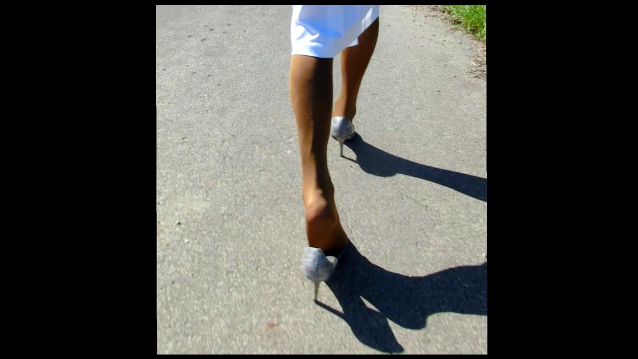 Pia heelpops her stilettos