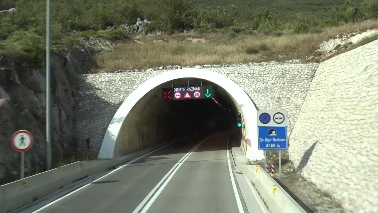 Chorvatsko, Tunel Sveti Ilija a sjezd k moři