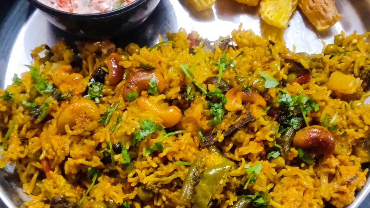 Winter Special Veg Tehri Recipe 😍#TehriRecipe #OnePotRecipe #viral #vegpulao #trending 