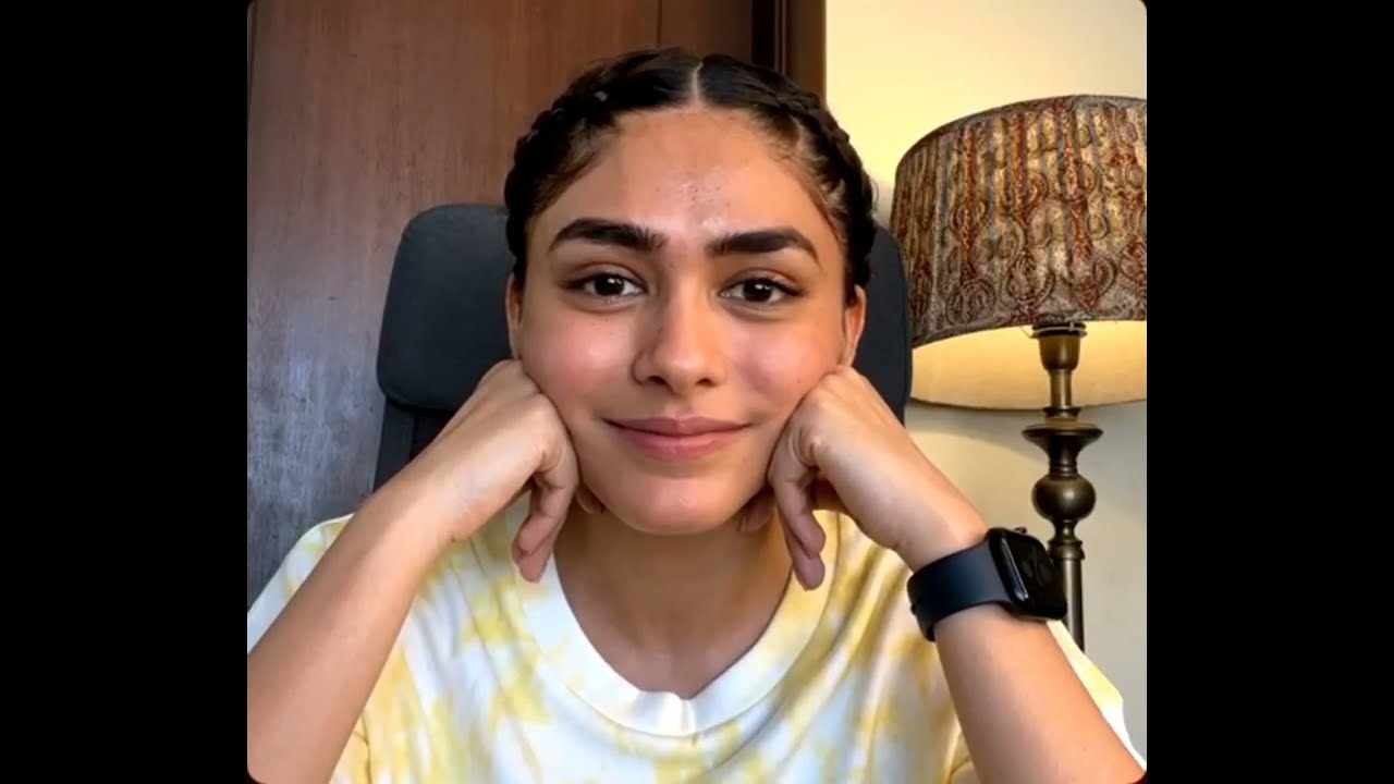 Mrunal Thakur Instagram Live 02/02/2022