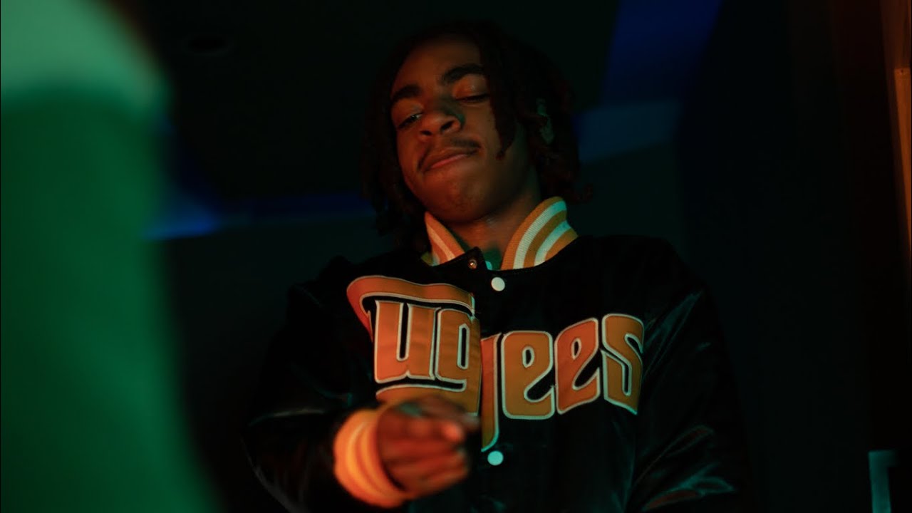 1kFat - Don&rsquo;t make me choose (Official Music Video)