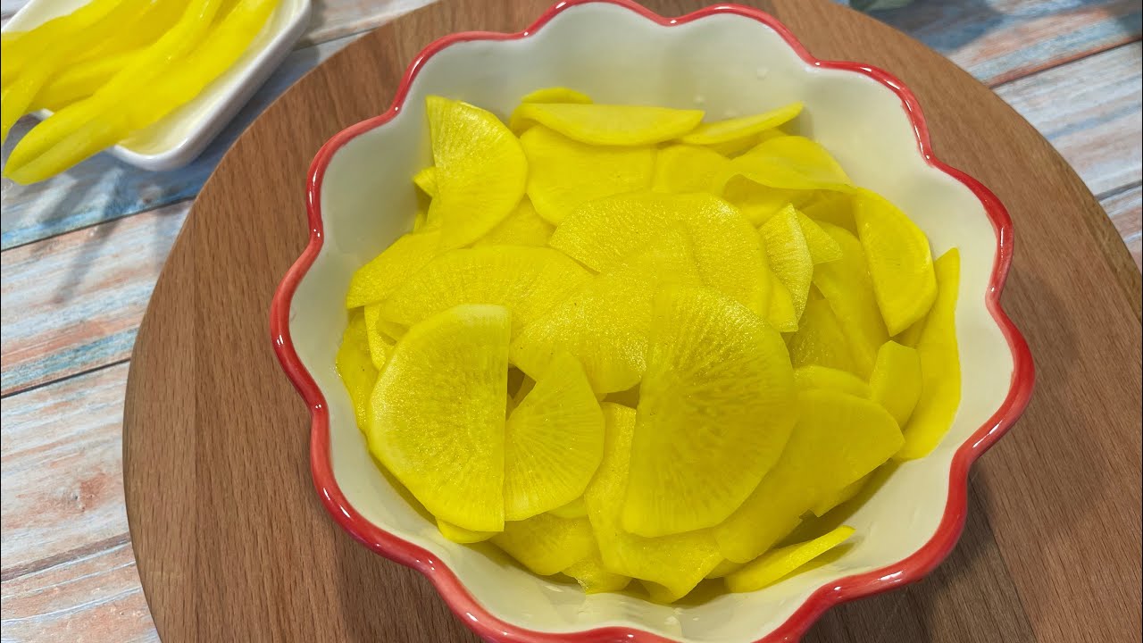 Маринованная редька Дайкон по-корейски. Желтая маринованная редька. Закуска. Для роллов и кимпабов.