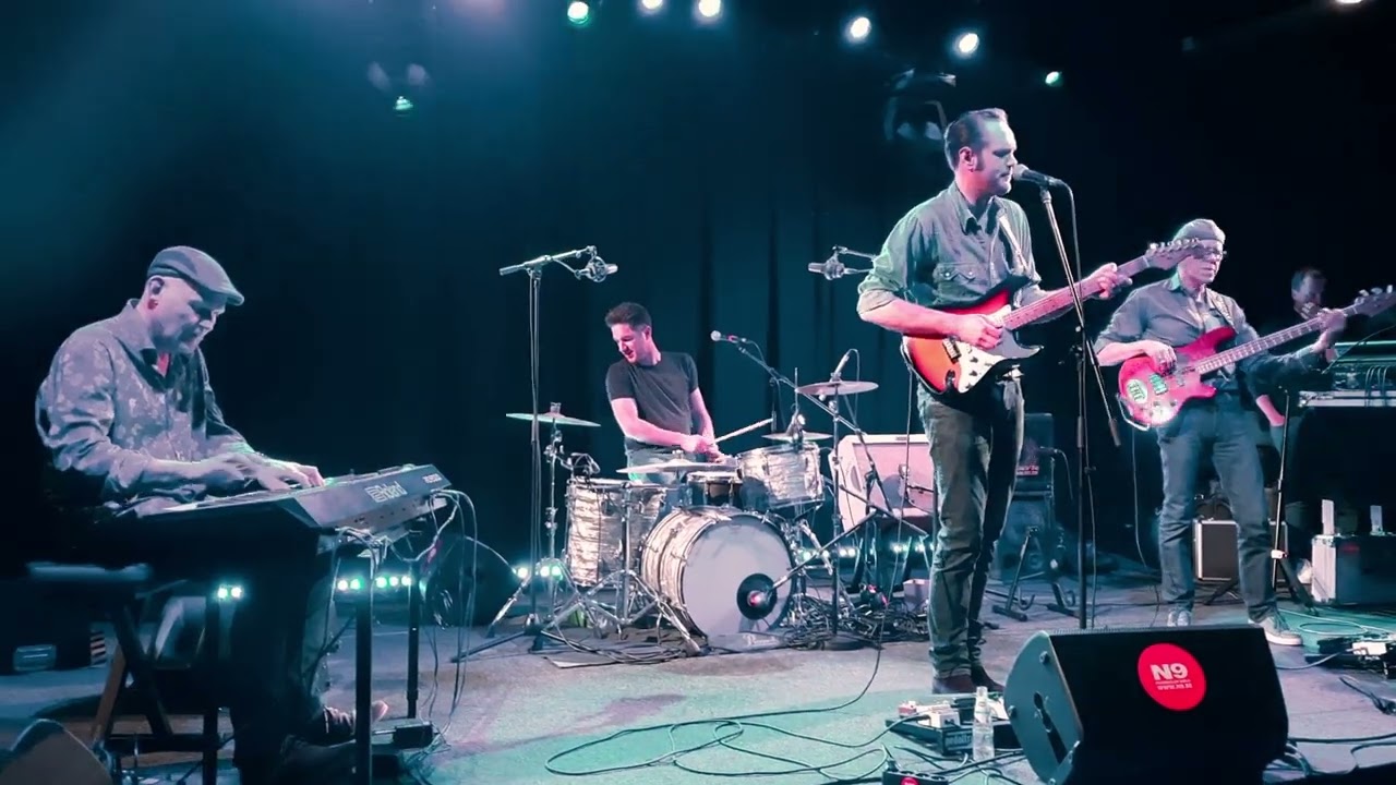 PD Martin - BURN THE WITCH - live at Muziekclub N9