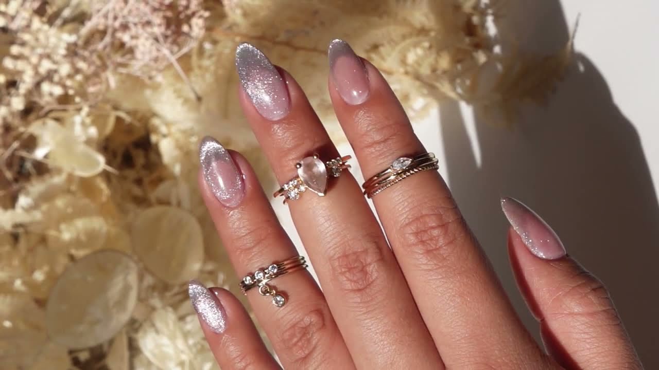 Tuto nail art avec les vernis magn&eacute;tiques Velvet Vision d'#OPI ! 💎