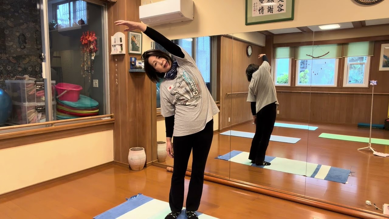 仕事合間に肩凝り解消🌟Yogaトレ