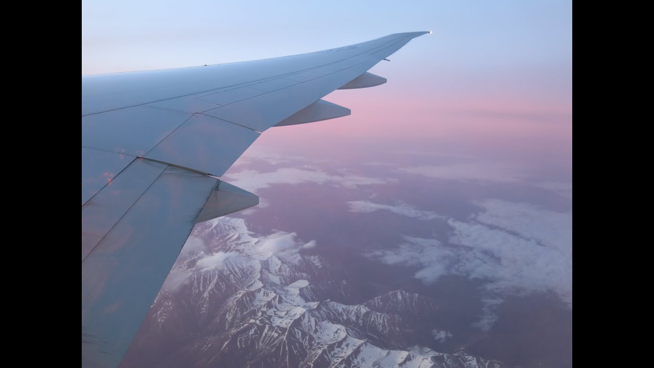 Turkish Airlines Boeing 777-300ER Istanbul - Beijing