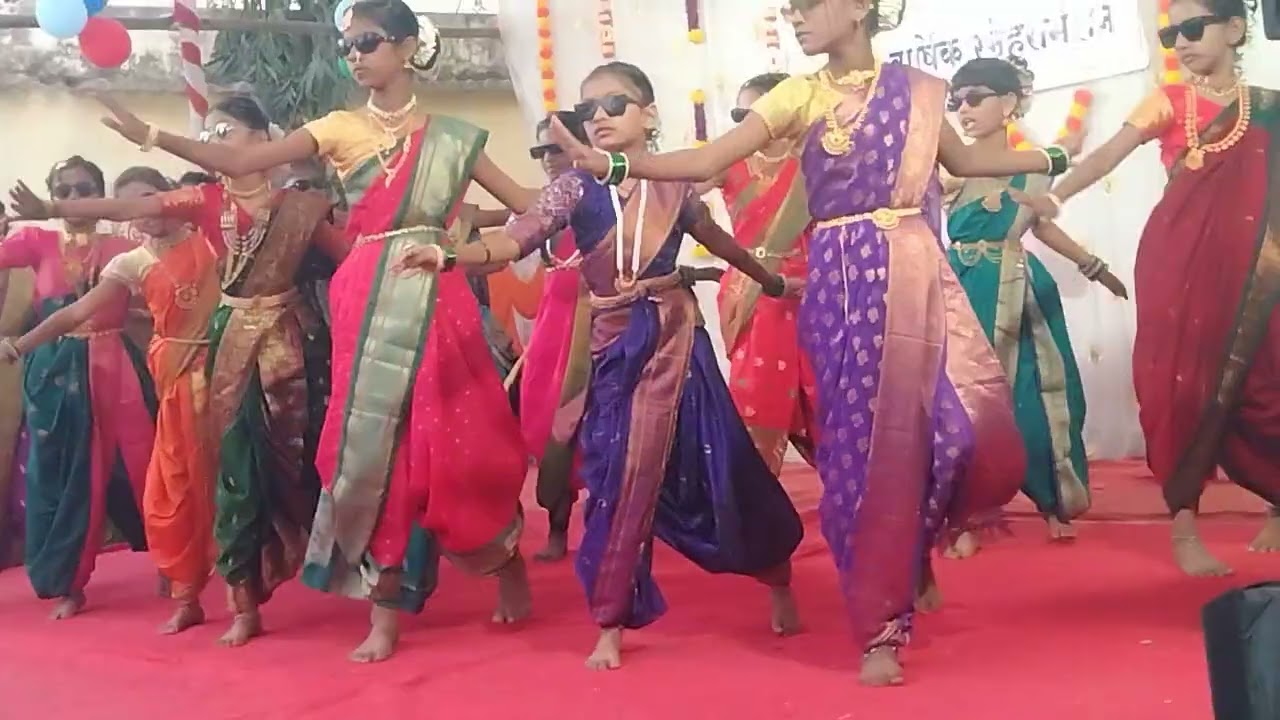 या या पोराला बघून घ्या बघून घ्या नावाला या नखरा.....