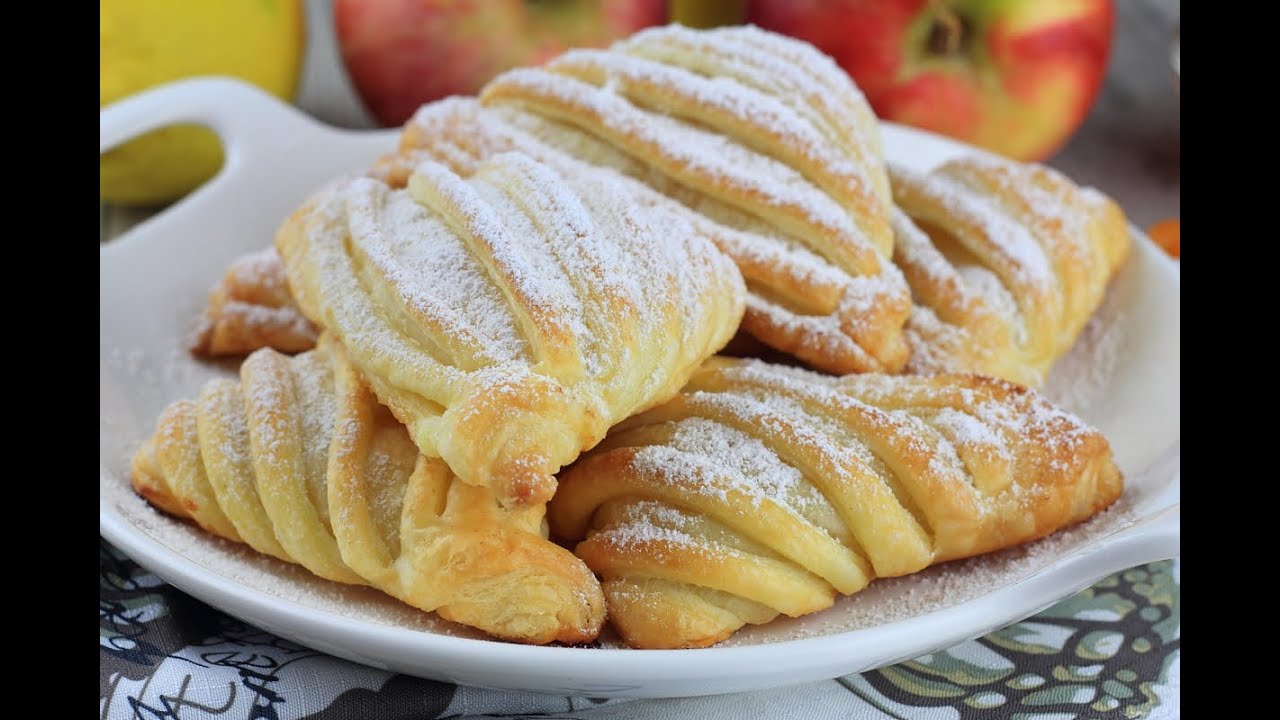 Sfogliatelle alle mele: si preparano in un attimo e la felicità per il palato è davvero assicurata!