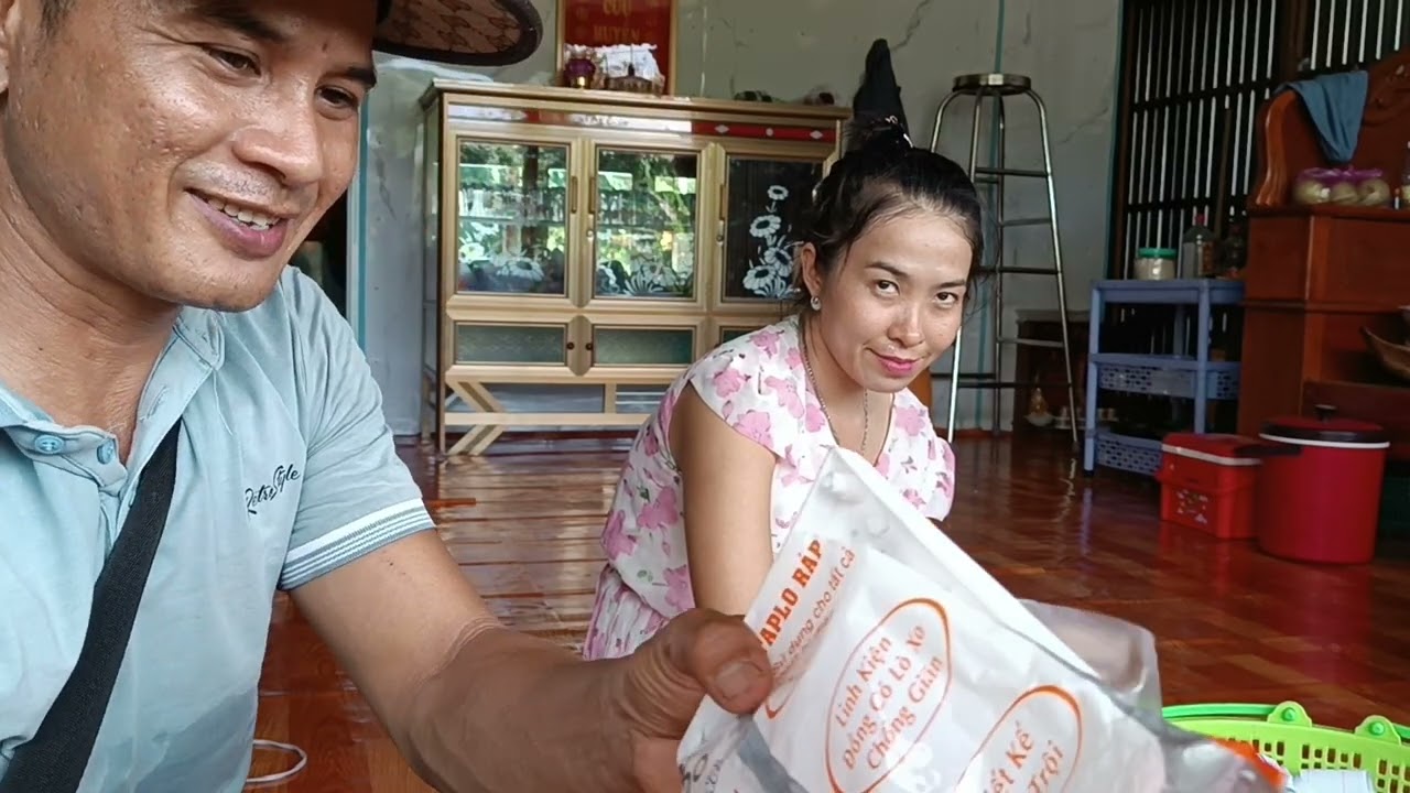 Xuka Được Anh Trường Giang Qua Hỗ Trợ Làm Chuyện Này #haihuoc #love #phimhay #comedy #xuka