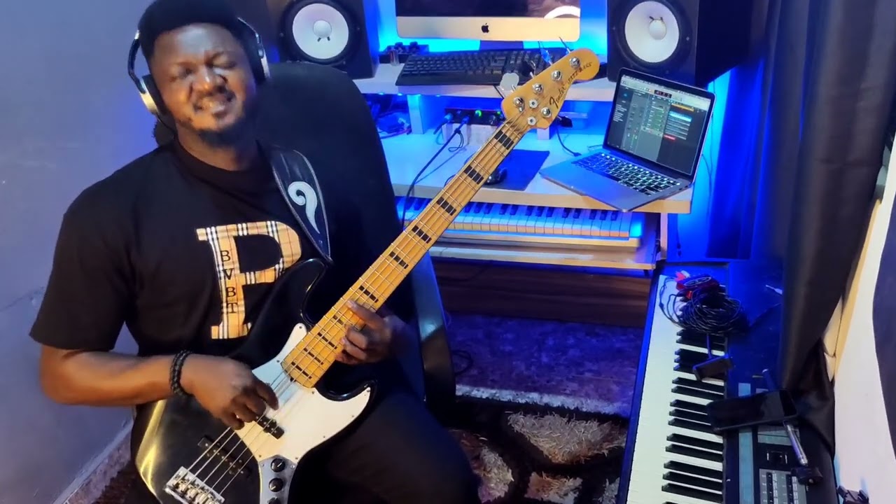 Omemma | Chandler Moore (bass cover) | Bassmatics