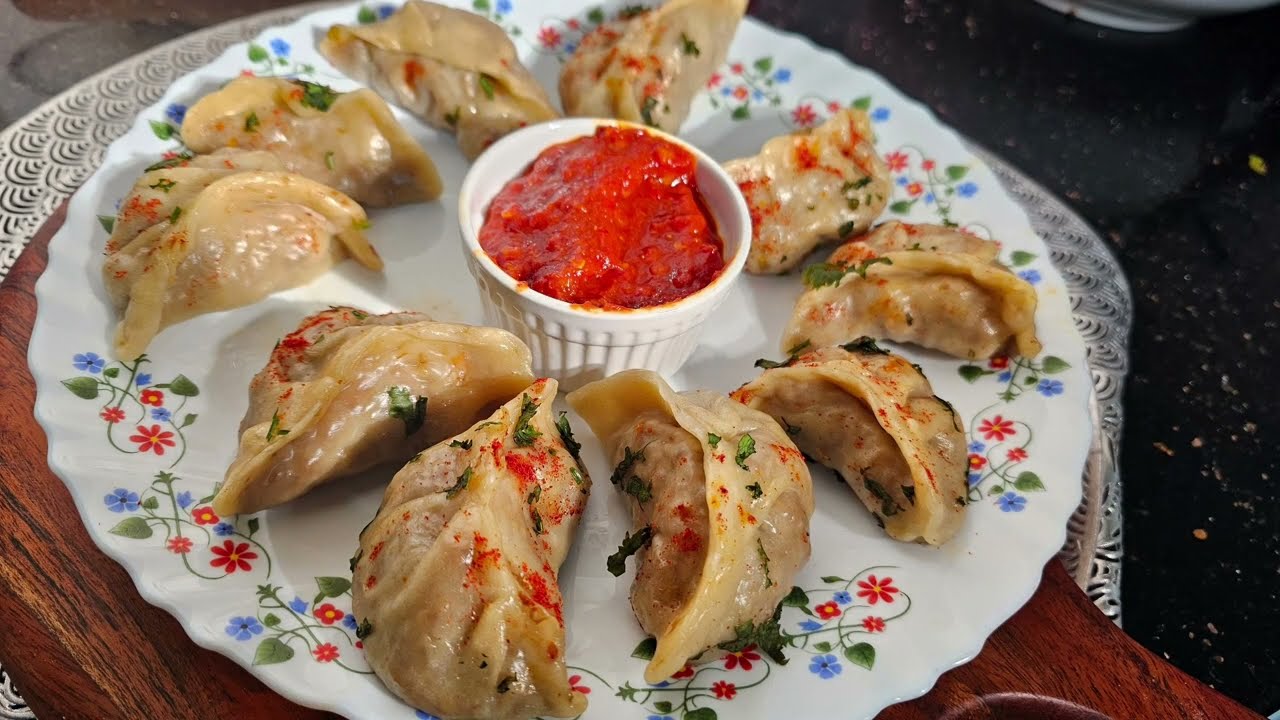#momos  #recipe  market  जैसा   veg momos  Atta aur Maida  se bana hua #momosrecipe.......