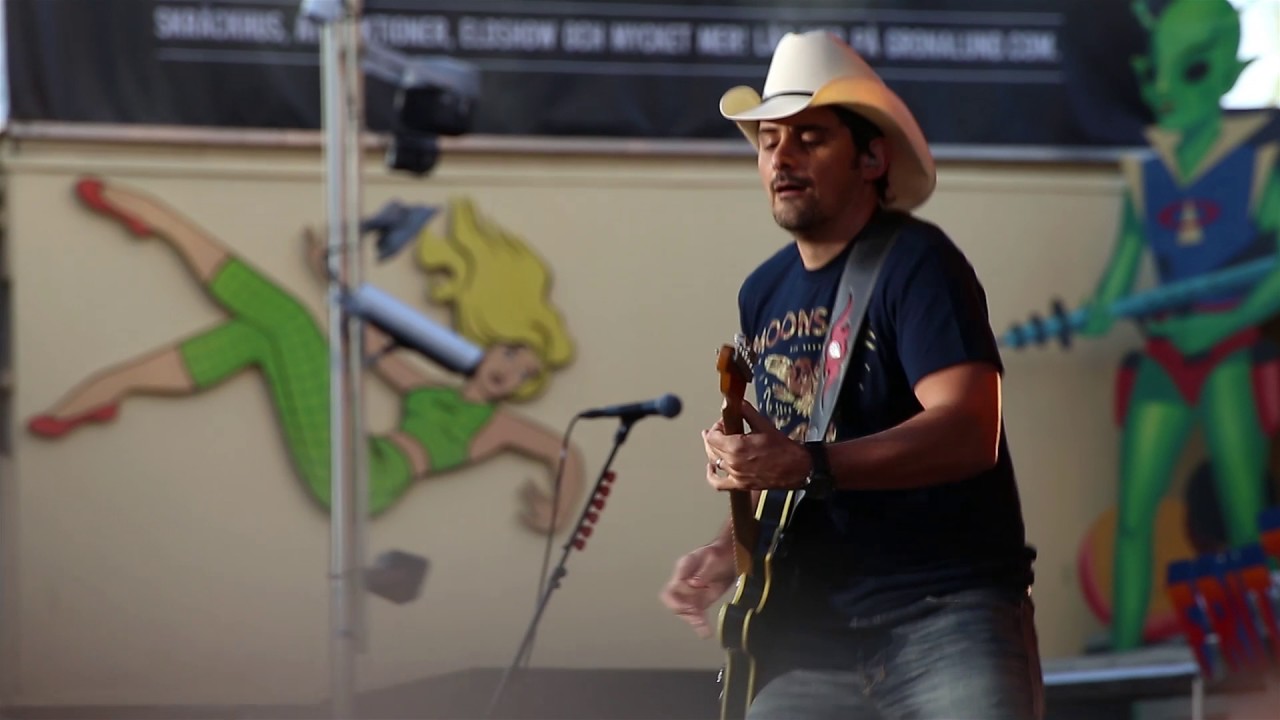 Crushin' It - Brad Paisley (Stockholm, Sweden, 25 July 2017)