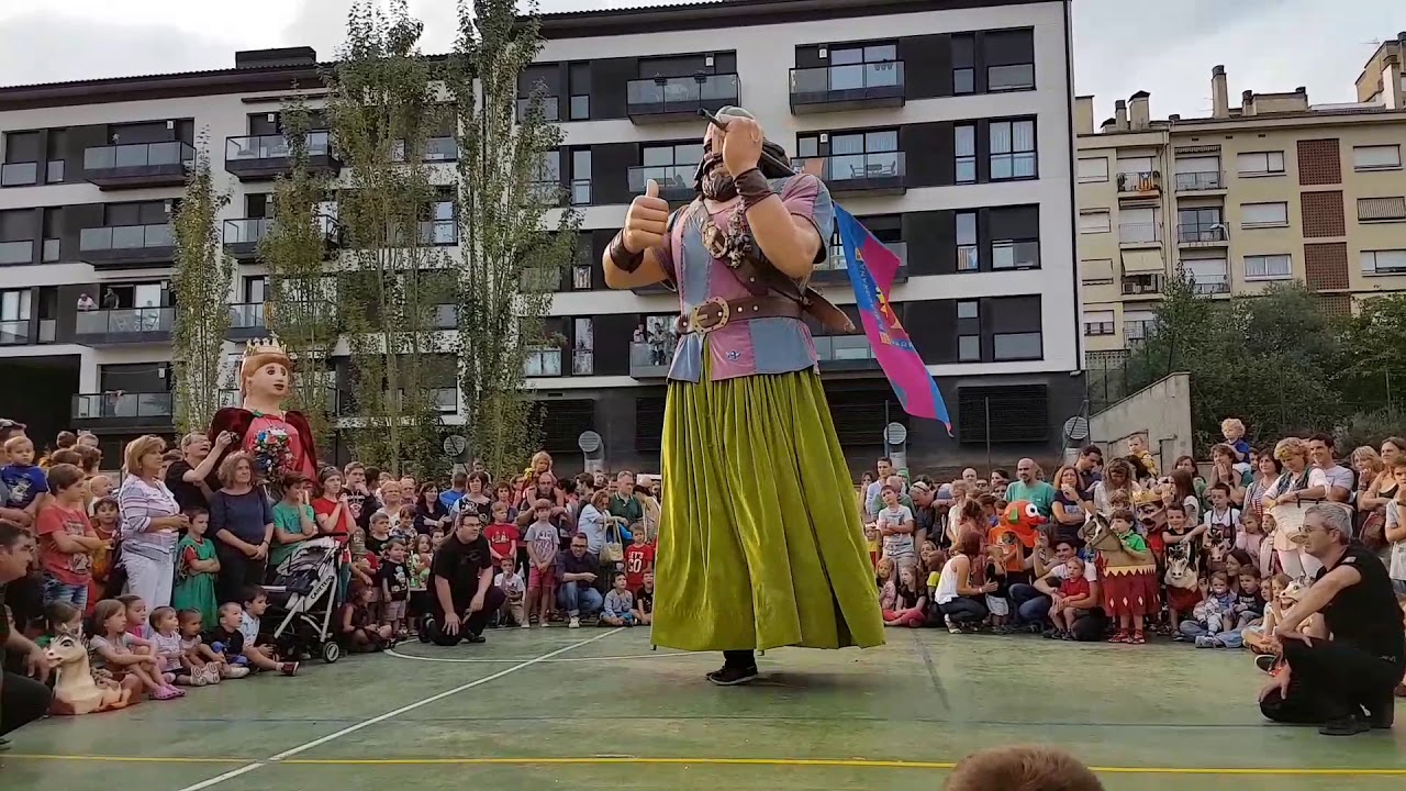 Ball d'en Clam tocat per la Cobla La Principal d'Olot.