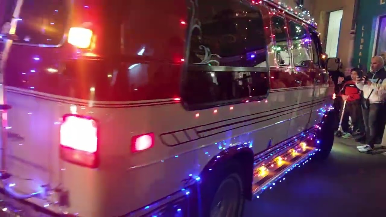 13 Décembre 2025 Défilé De Voitures Lumière De Noël ! À Roquemaure 