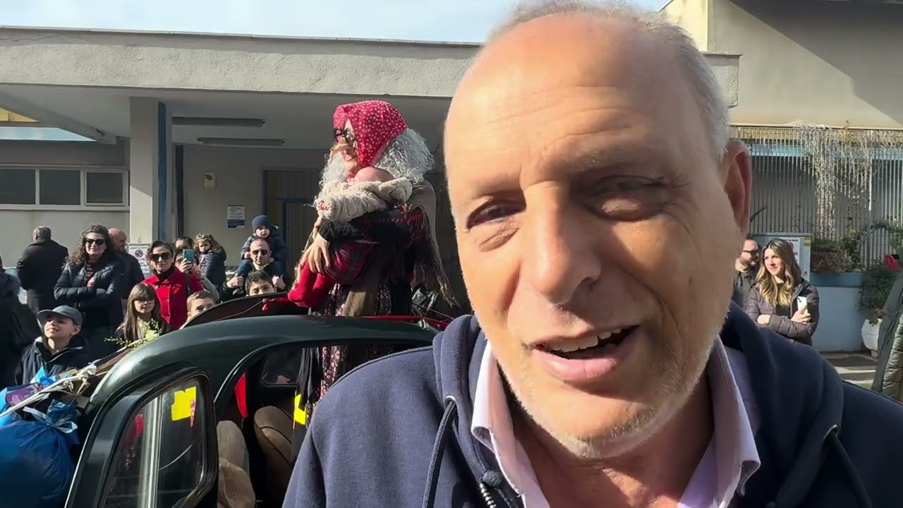 Reggio Calabria: arriva la Befana, corteo da Piazza Italia alla Stazione di Santa Caterina