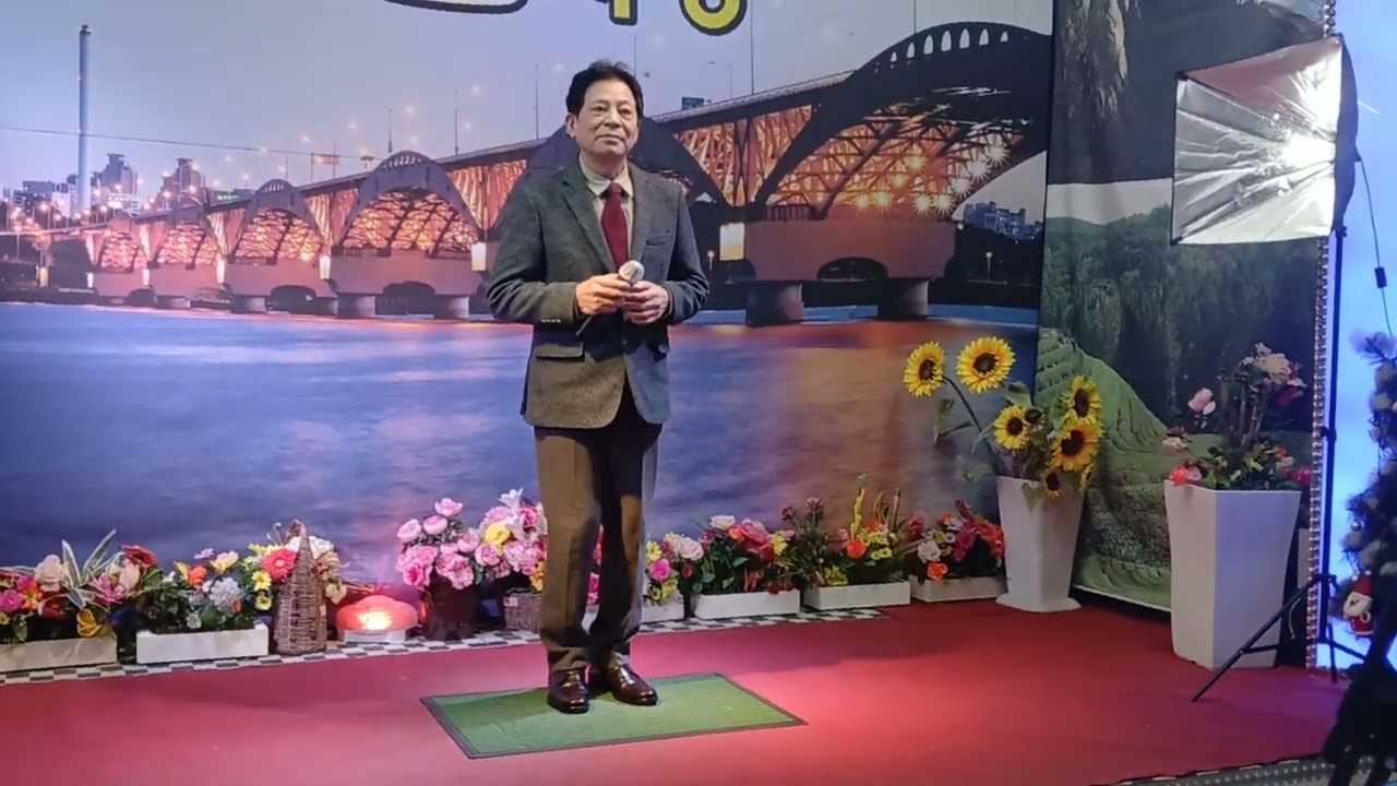  가수금나운 / 눈물젖은두만강/  원곡자 김정구ㅡ