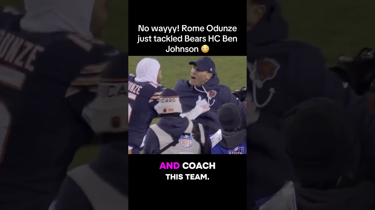 Не может быть! Ром Одунзе только что сбил с ног главного тренера &laquo;Чикаго Беарз&raquo; Бена Джонсона 😳