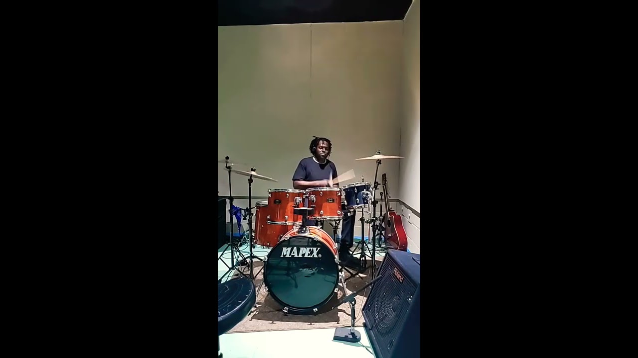 Shedding to a track from the Drumtraxapp...