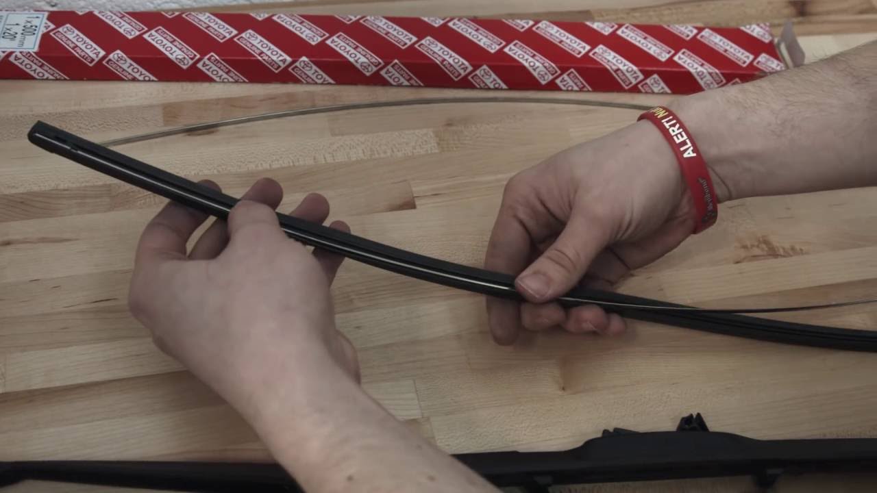 Toyota 'how to' - Change a wiper blade