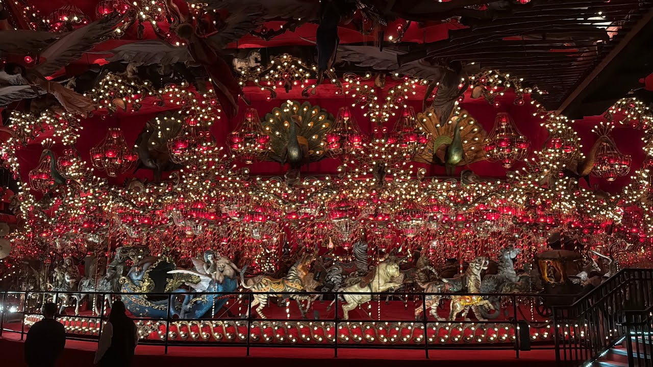 The World&rsquo;s Largest Indoor Carousel | House on the Rock, Wisconsin