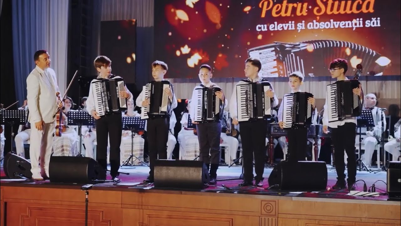 Suitǎ - elevii liceului de muzică Ciprian Porumbescu și școlii de arte Alexei Stârcea