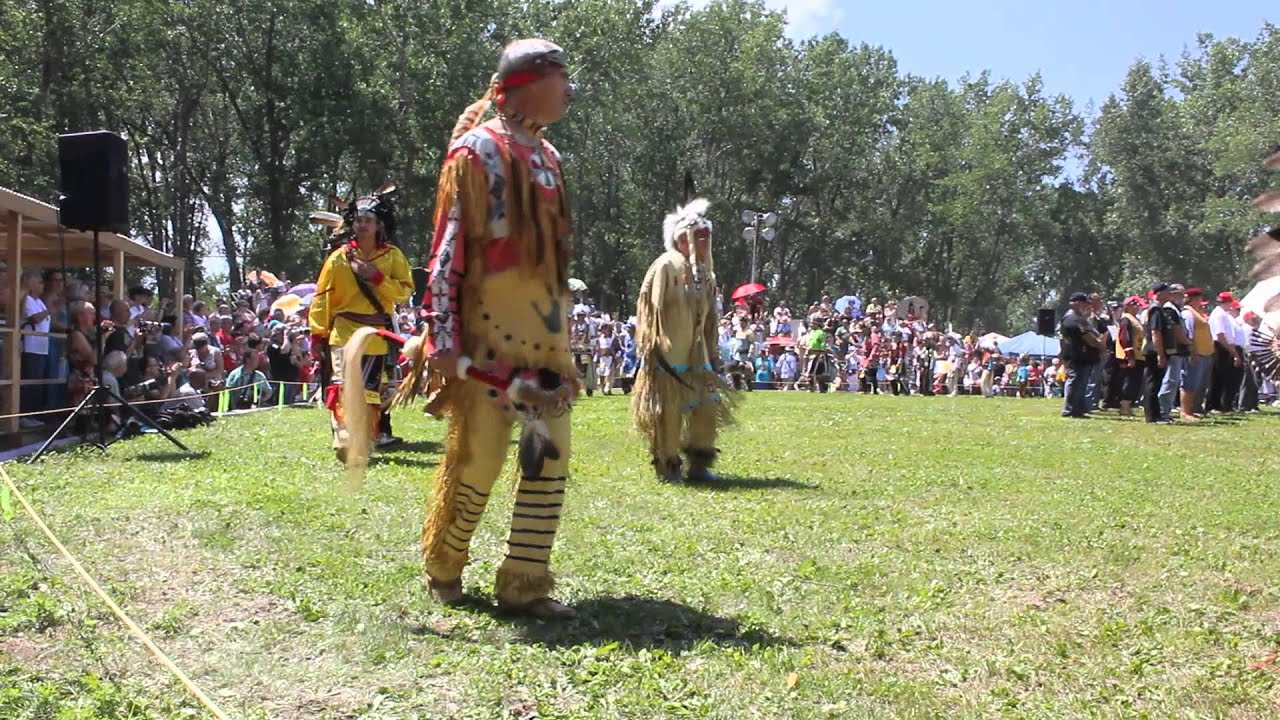 Grand Entrance at Kahnawake Powwow 2013