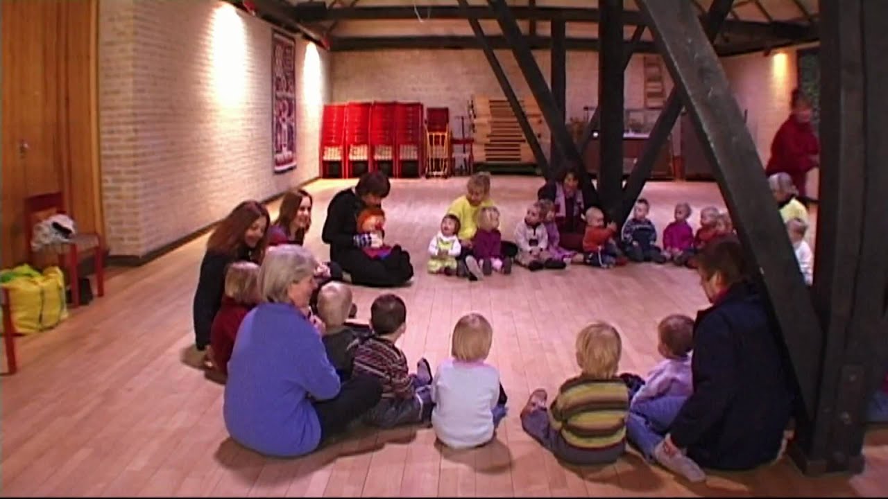 2002 Dagplejen til rytmik på Lindegården