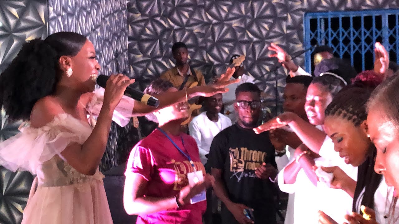 Wow!!🔥Lady Joy Leads Powerful Worship at Throne Room Experience |THE CHURCH