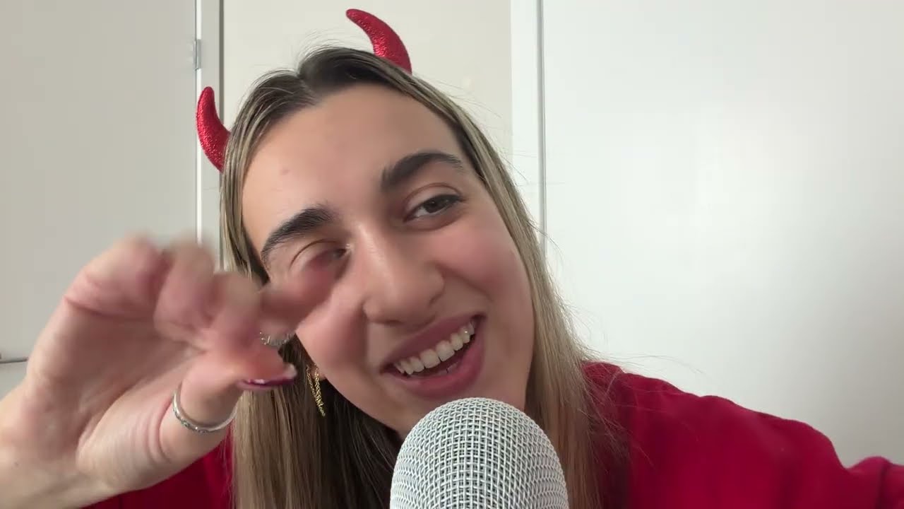 ASMR tapping on random things and rambling 😁